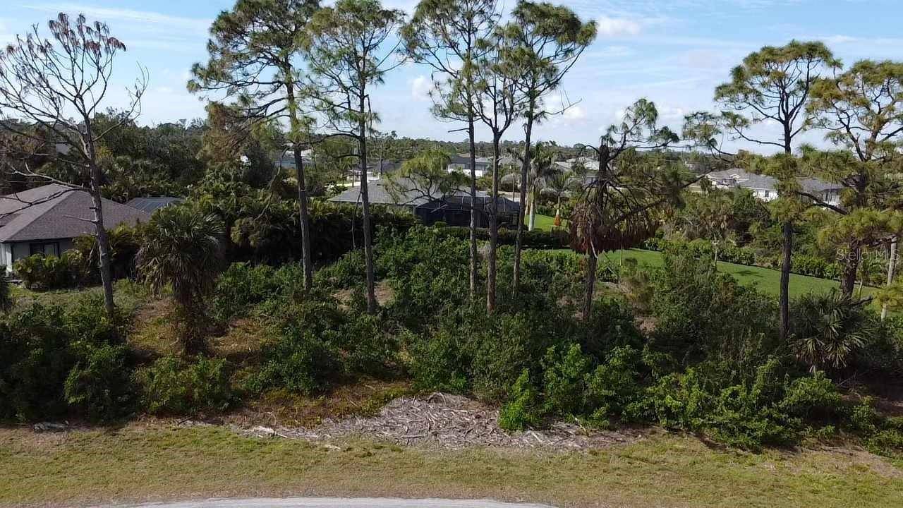 Rotonda West, FL 33947,125 AUSTRALIAN DR