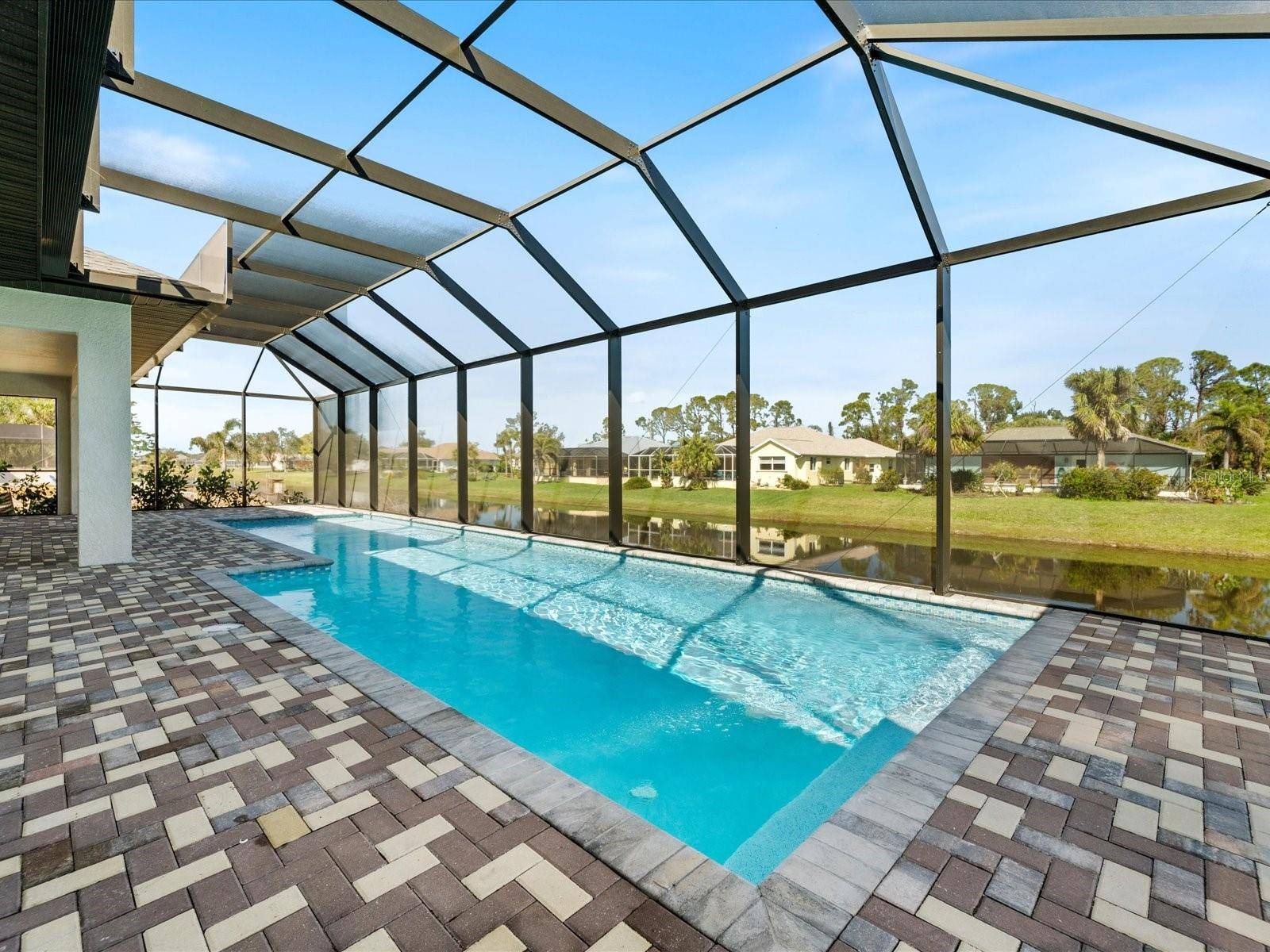 Rotonda West, FL 33947,260 LONG MEADOW LN