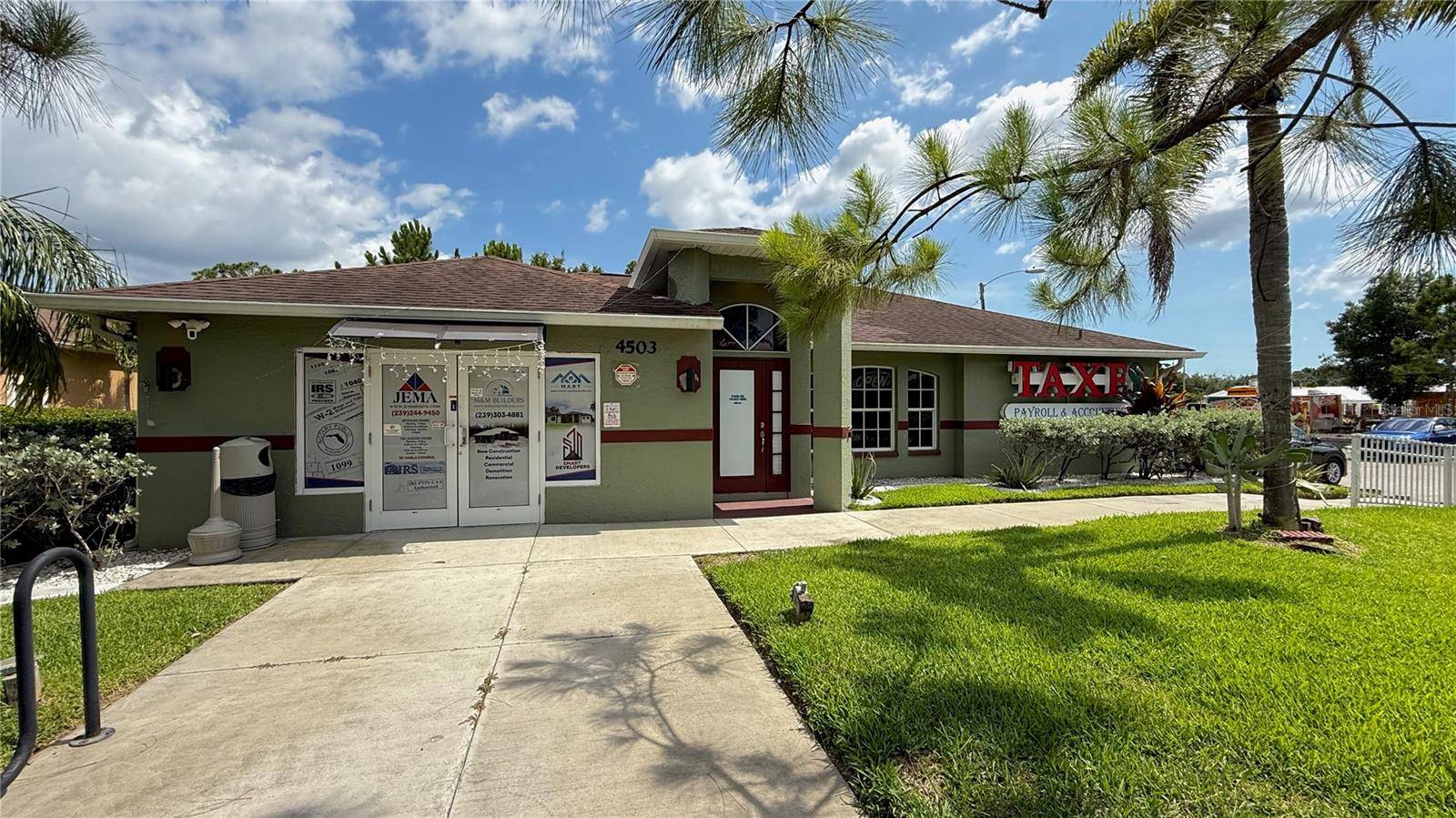 Lehigh Acres, FL 33971,4503 LEE BLVD