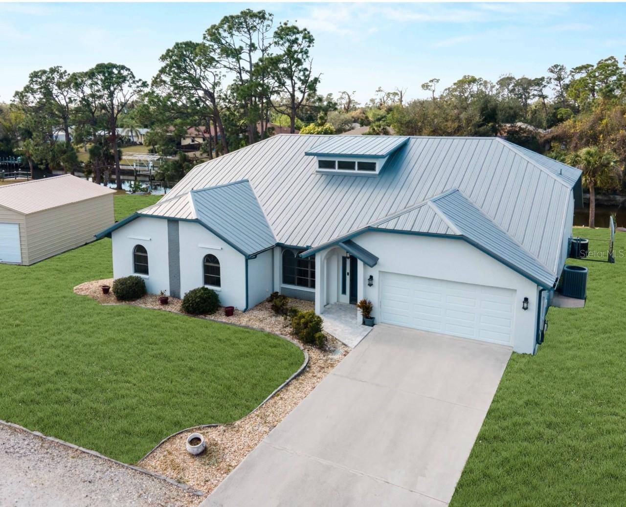 Port Charlotte, FL 33948,908 TROPICAL CIR NW