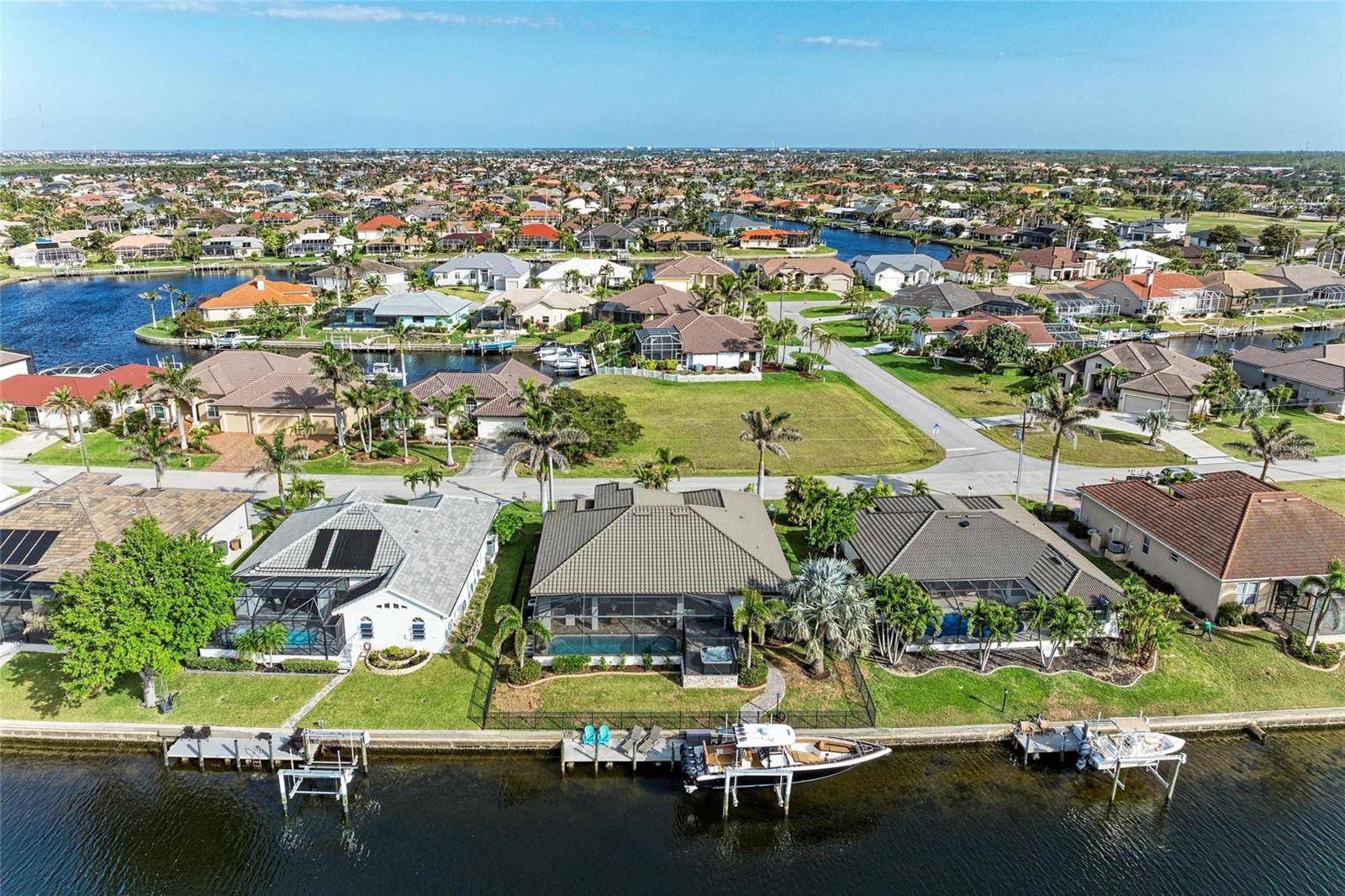 Punta Gorda, FL 33950,333 SANTANDER CT