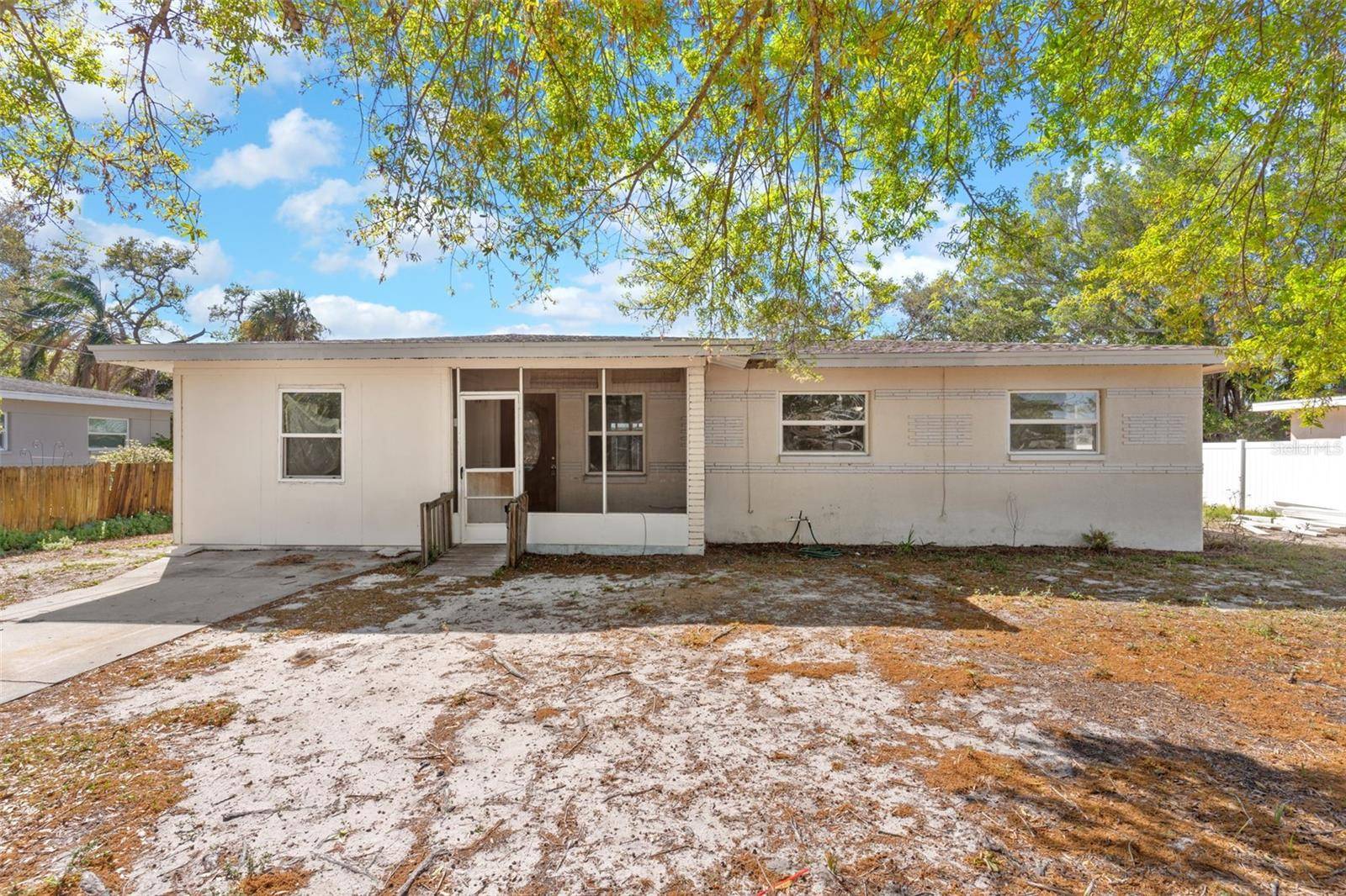 Bradenton, FL 34208,102 21ST ST NE