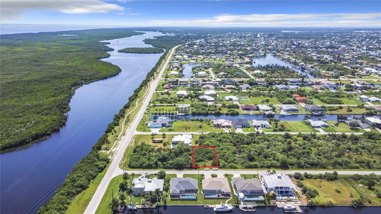 Port Charlotte, FL 33981,15419 MARGO CIR