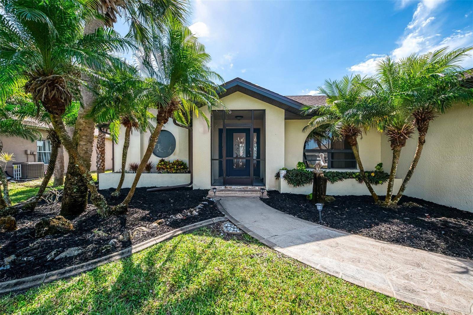 Rotonda West, FL 33947,32 LONG MEADOW LN