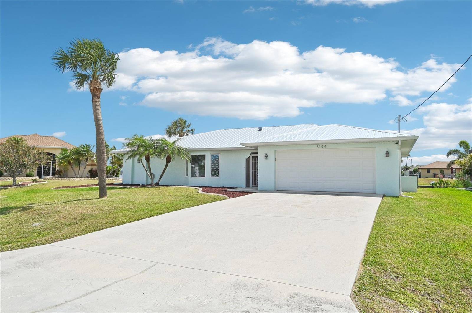 Port Charlotte, FL 33981,5194 COOPER TER