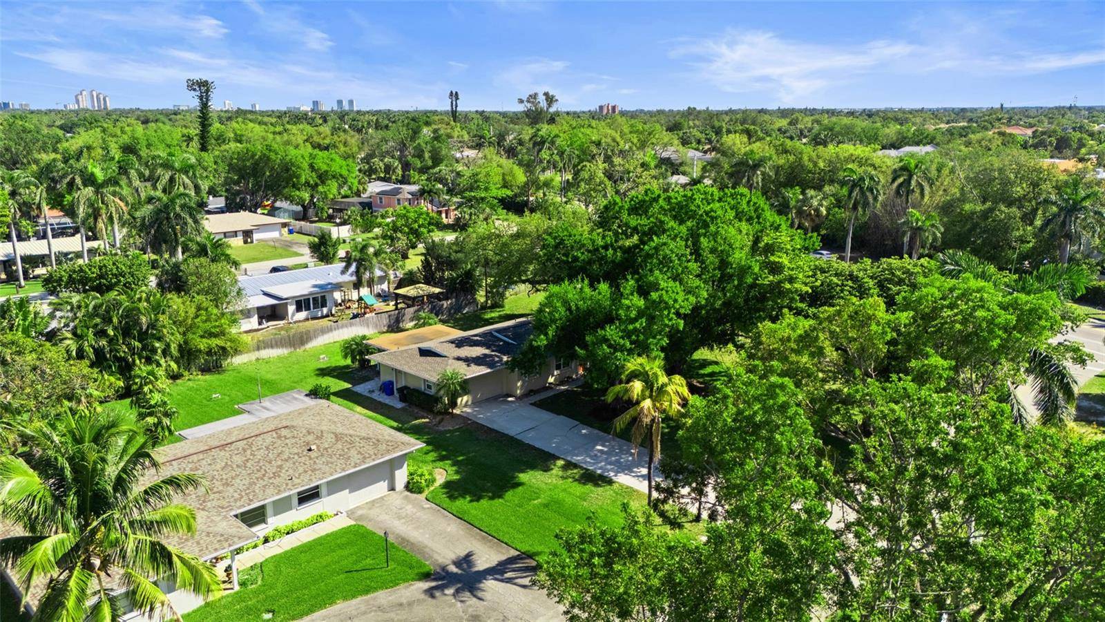 Fort Myers, FL 33901,1359 JAMBALANA LN