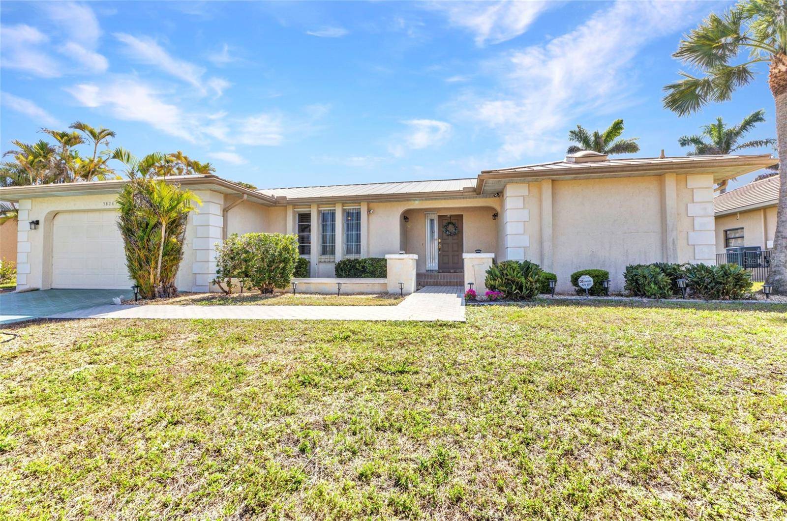 Punta Gorda, FL 33950,3824 AVES ISLAND CT