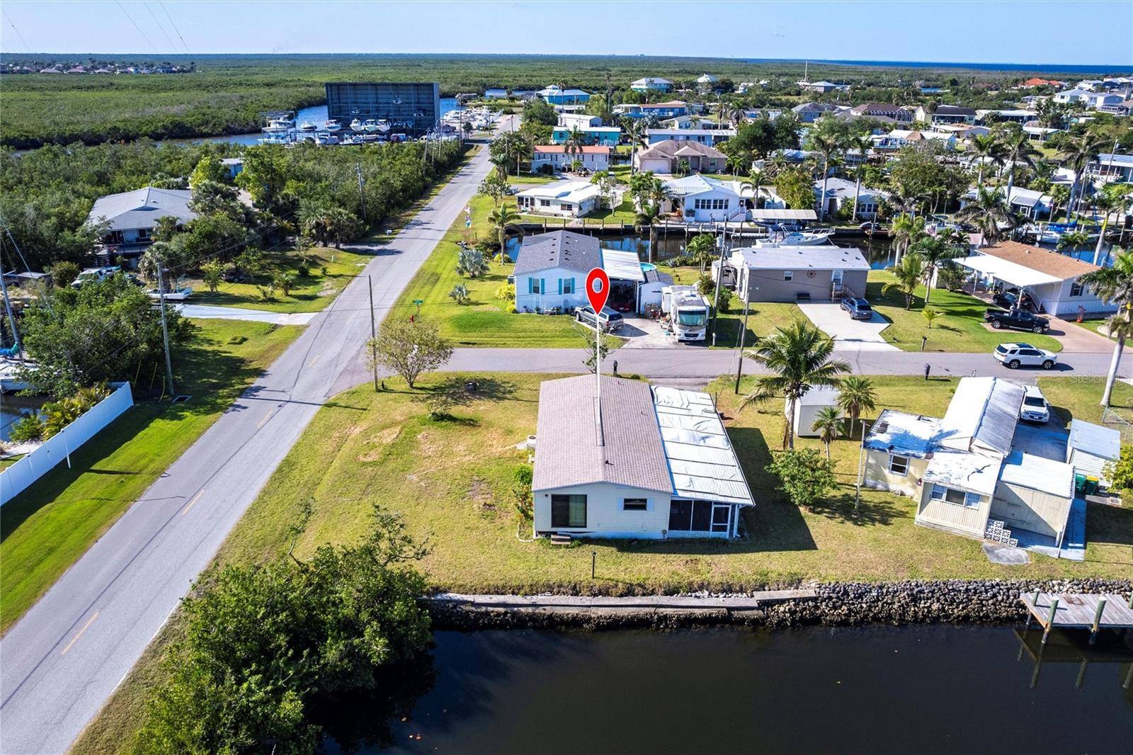 Punta Gorda, FL 33950,700 HOLIDAY DR