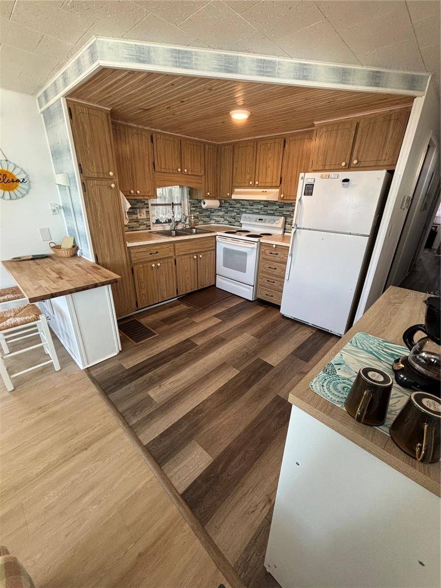 Venice, FL 34285,805 S GREEN CIR