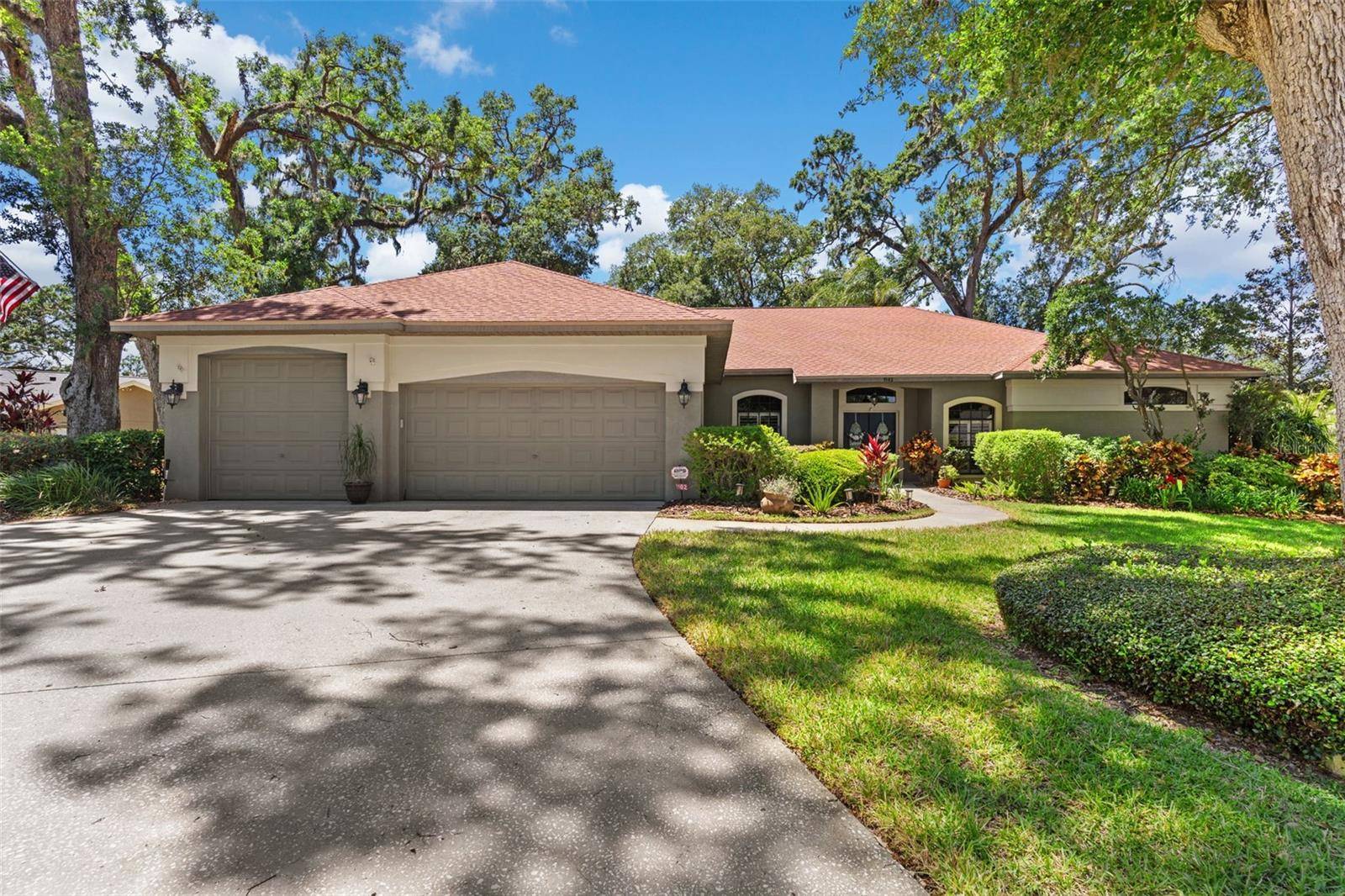 Valrico, FL 33594,1102 HUNT CLUB LN