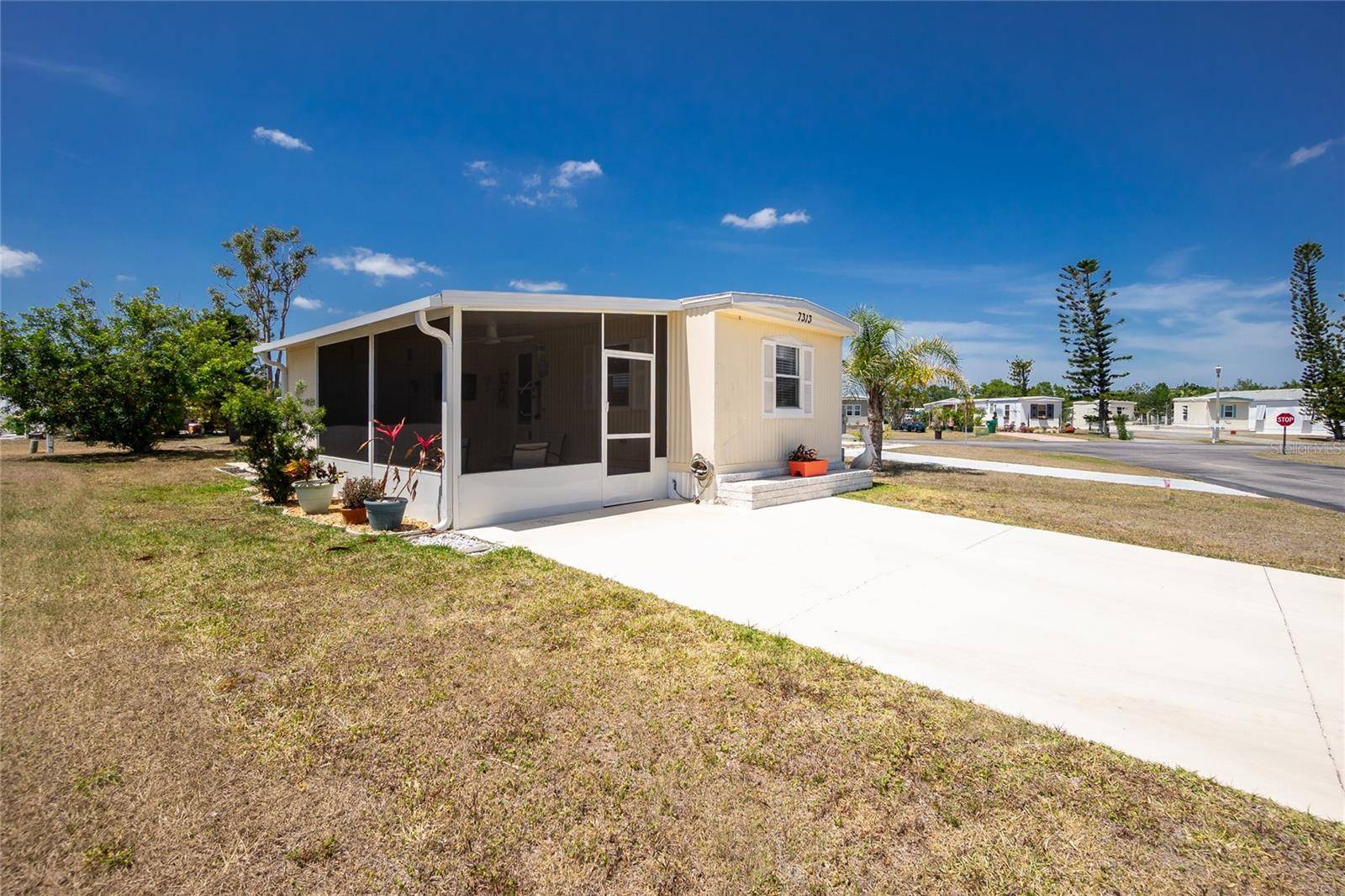 Port Charlotte, FL 33981,7313 DESANT LN