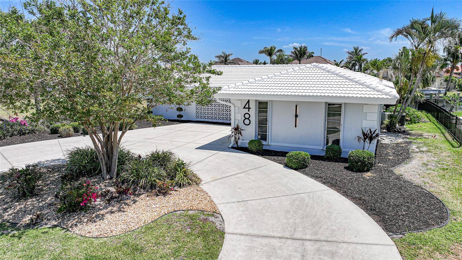Punta Gorda, FL 33950,48 HIBISCUS DR