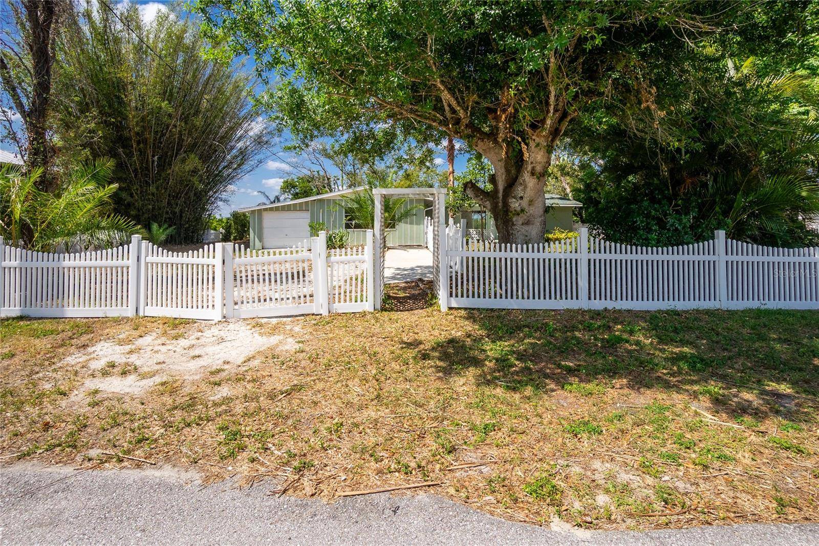 Punta Gorda, FL 33982,31037 PRAIRIE CREEK DR
