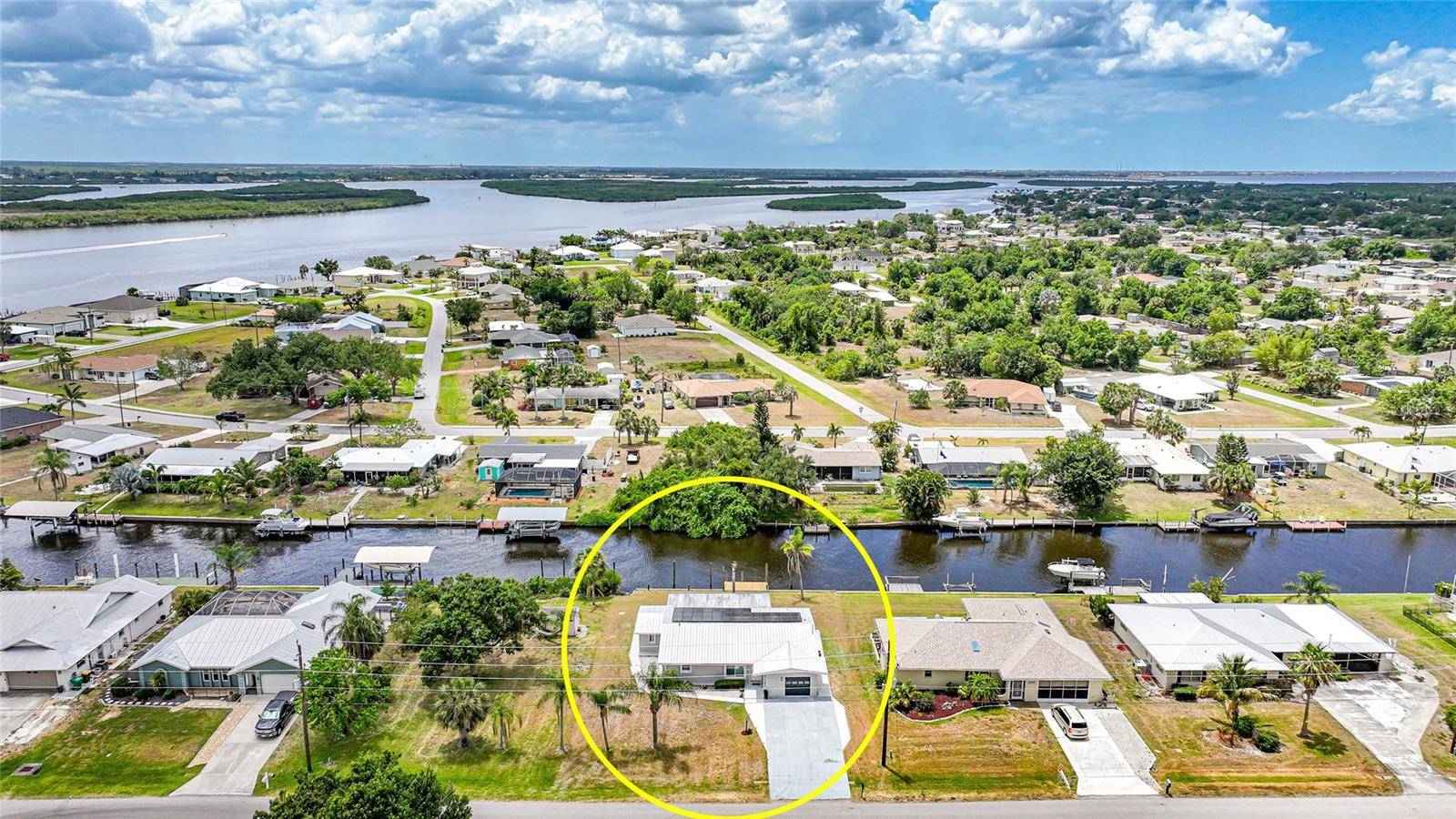 Punta Gorda, FL 33983,27385 VOYAGEUR DR