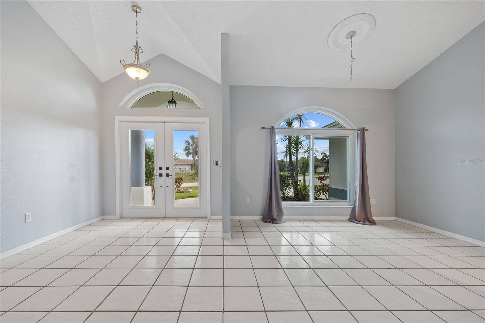 Rotonda West, FL 33947,1 SPORTSMAN WAY