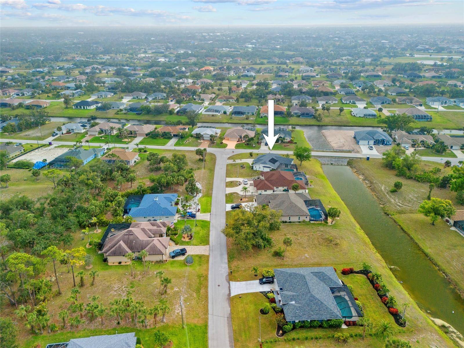 Rotonda West, FL 33947,1 SPORTSMAN WAY
