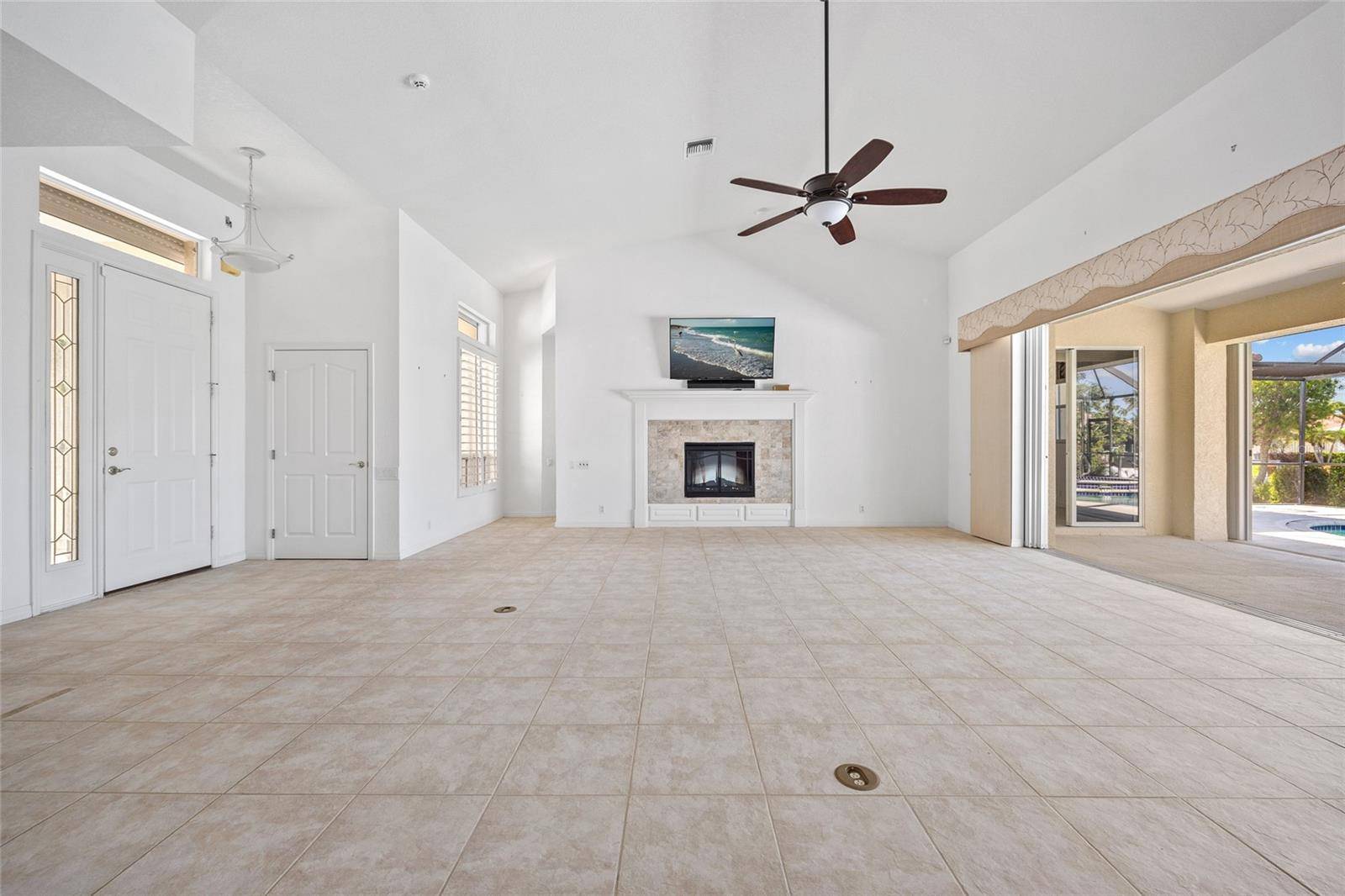 Punta Gorda, FL 33950,2719 MAYAGUANA CT