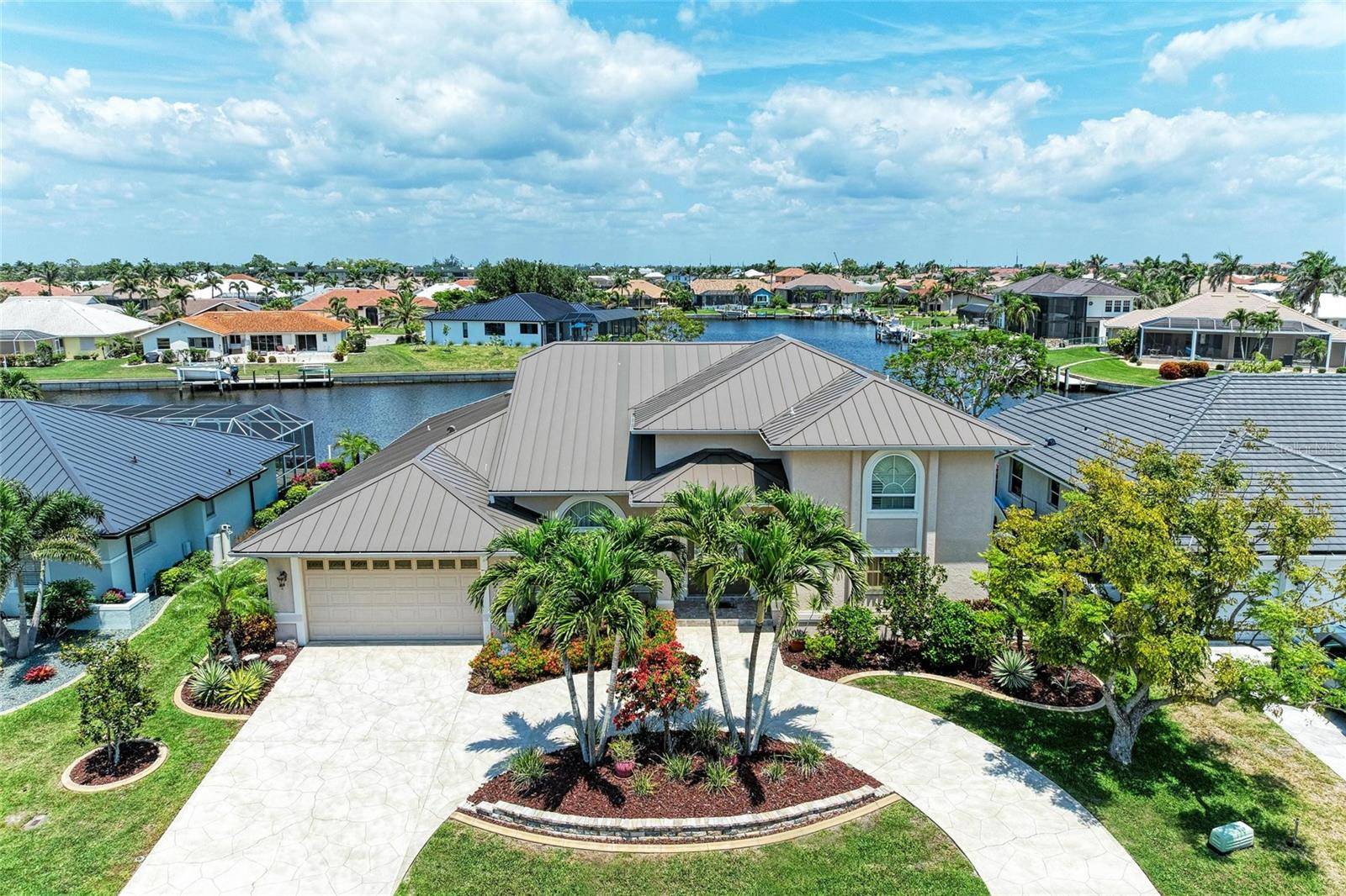 Punta Gorda, FL 33950,414 CAICOS DR