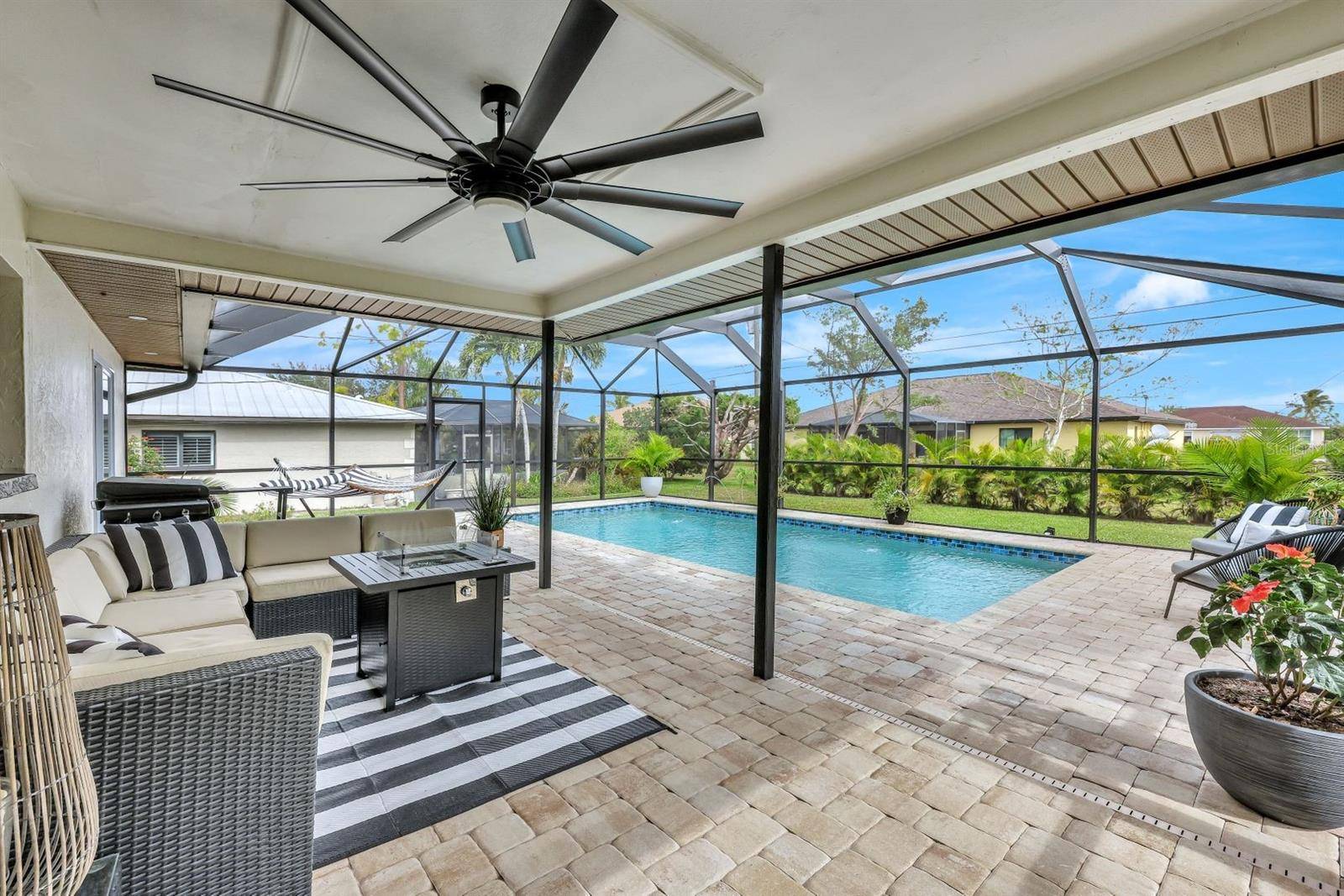 Cape Coral, FL 33990,131 SE 7TH PL