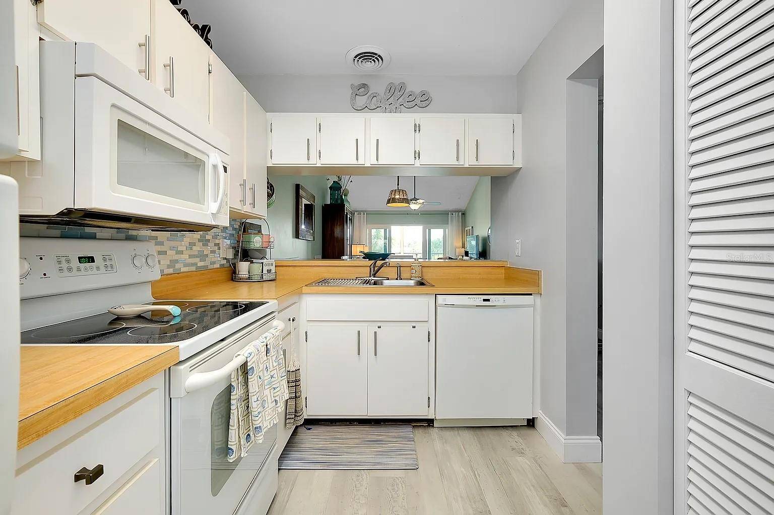 Venice, FL 34293,410 CERROMAR CIR S #240