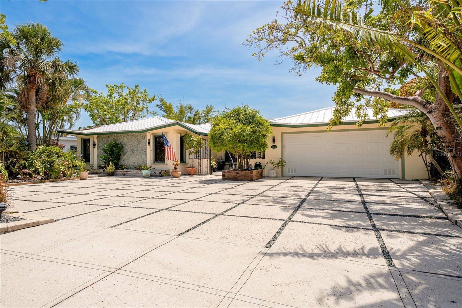 Punta Gorda, FL 33950,155 DONNA CT