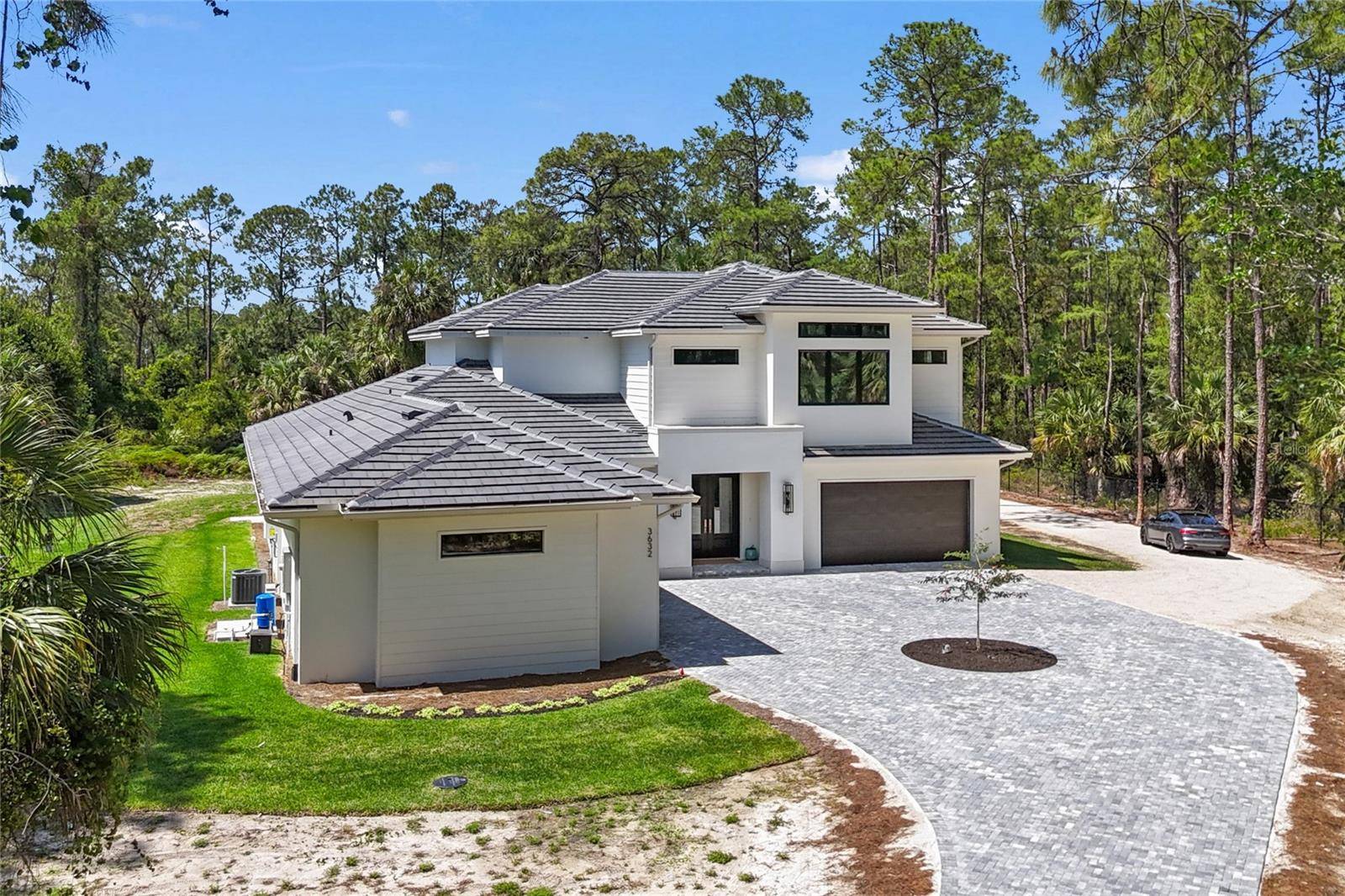 Naples, FL 34102,3632 GOLDEN GATE BLVD W