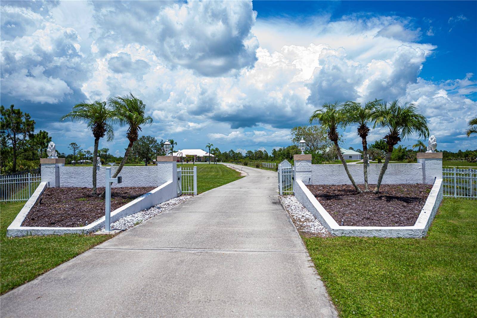 Punta Gorda, FL 33982,17400 WHITE WATER CT