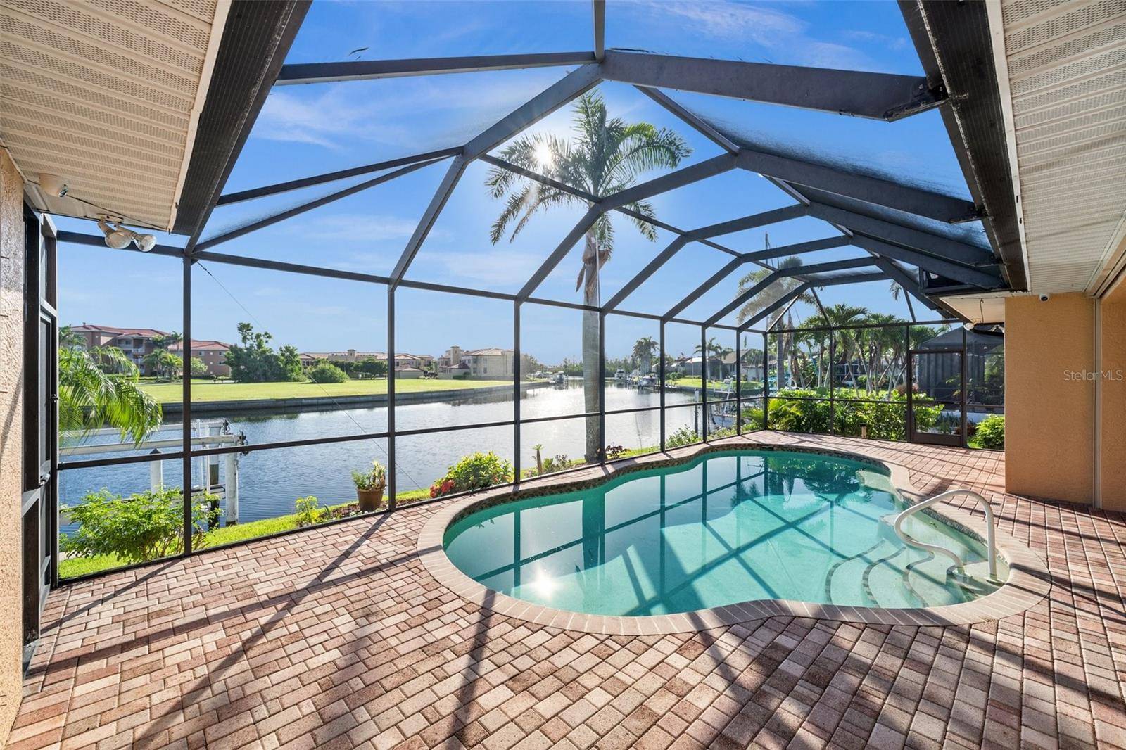 Punta Gorda, FL 33950,3322 SANDPIPER DR