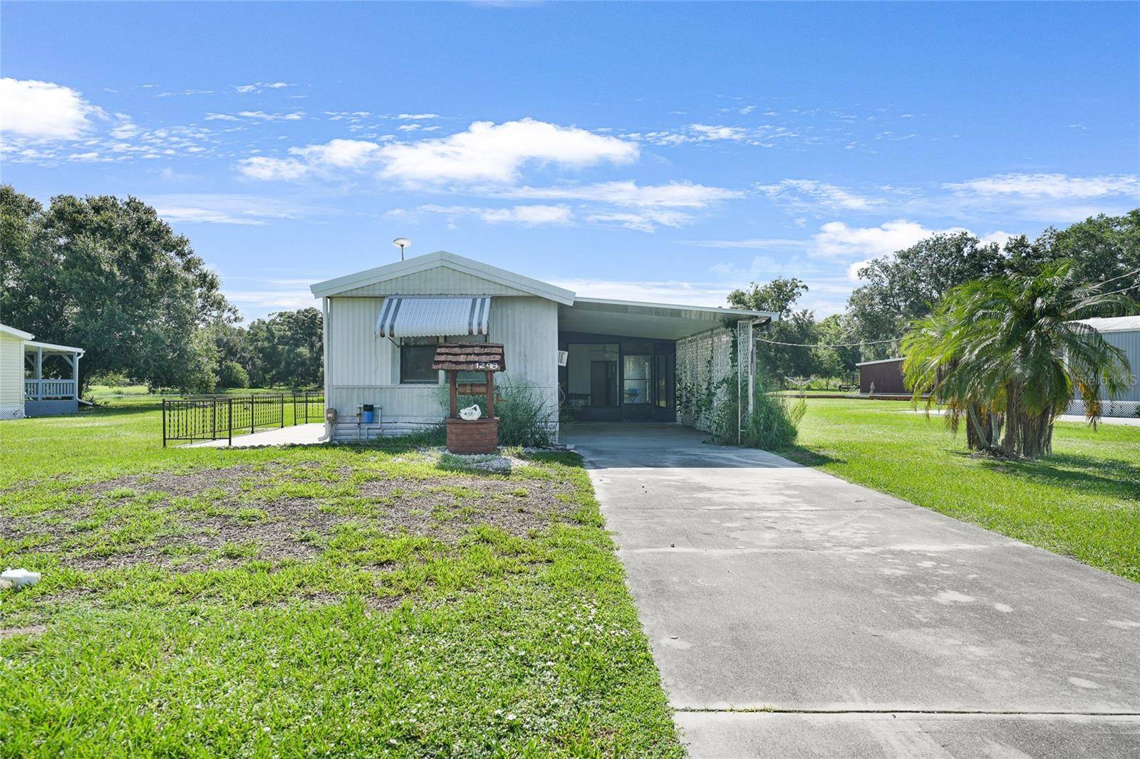 Arcadia, FL 34266,1298 SE LAKE RD