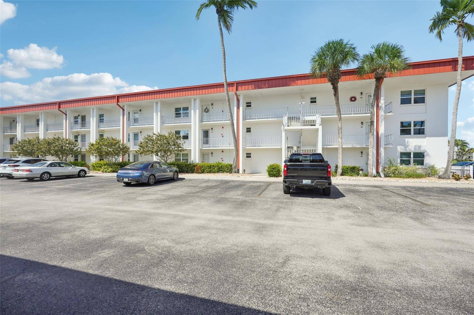 Fort Myers, FL 33907,1700 PINE VALLEY DR #205