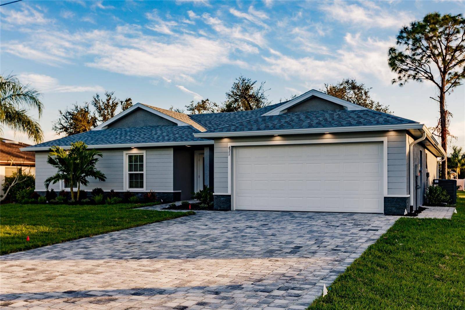 Cape Coral, FL 33990,627 SE 22ND TER