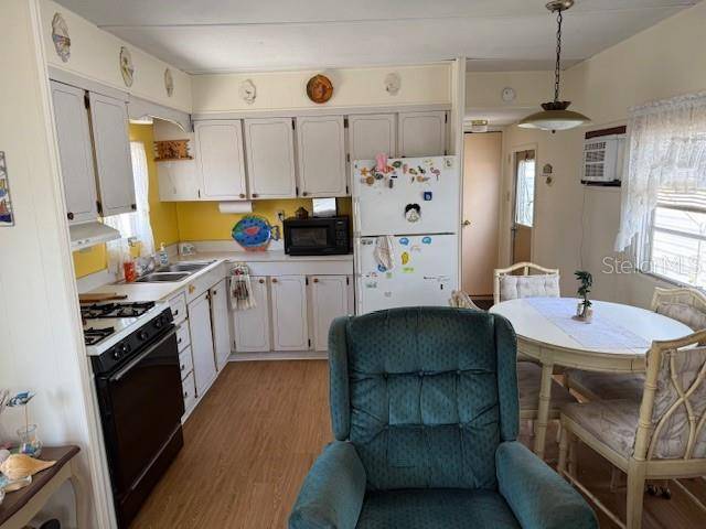 Largo, FL 33778,12674 SEMINOLE BLVD #S3