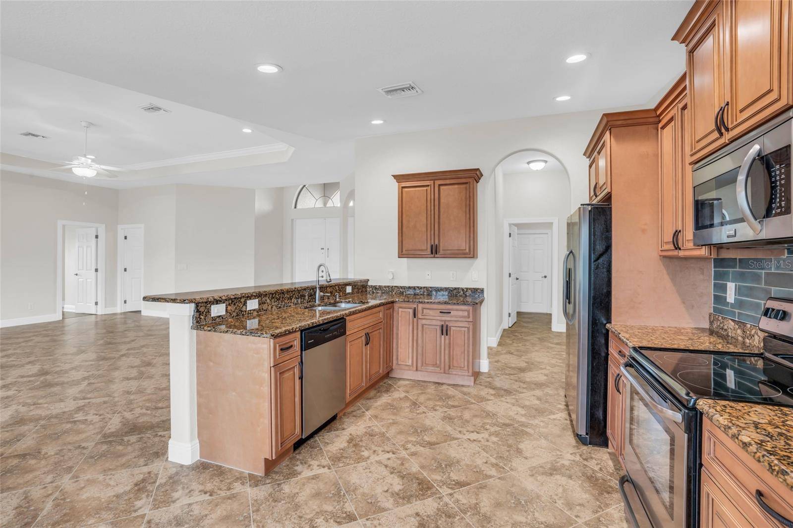 Cape Coral, FL 33904,915 SE 33RD TER