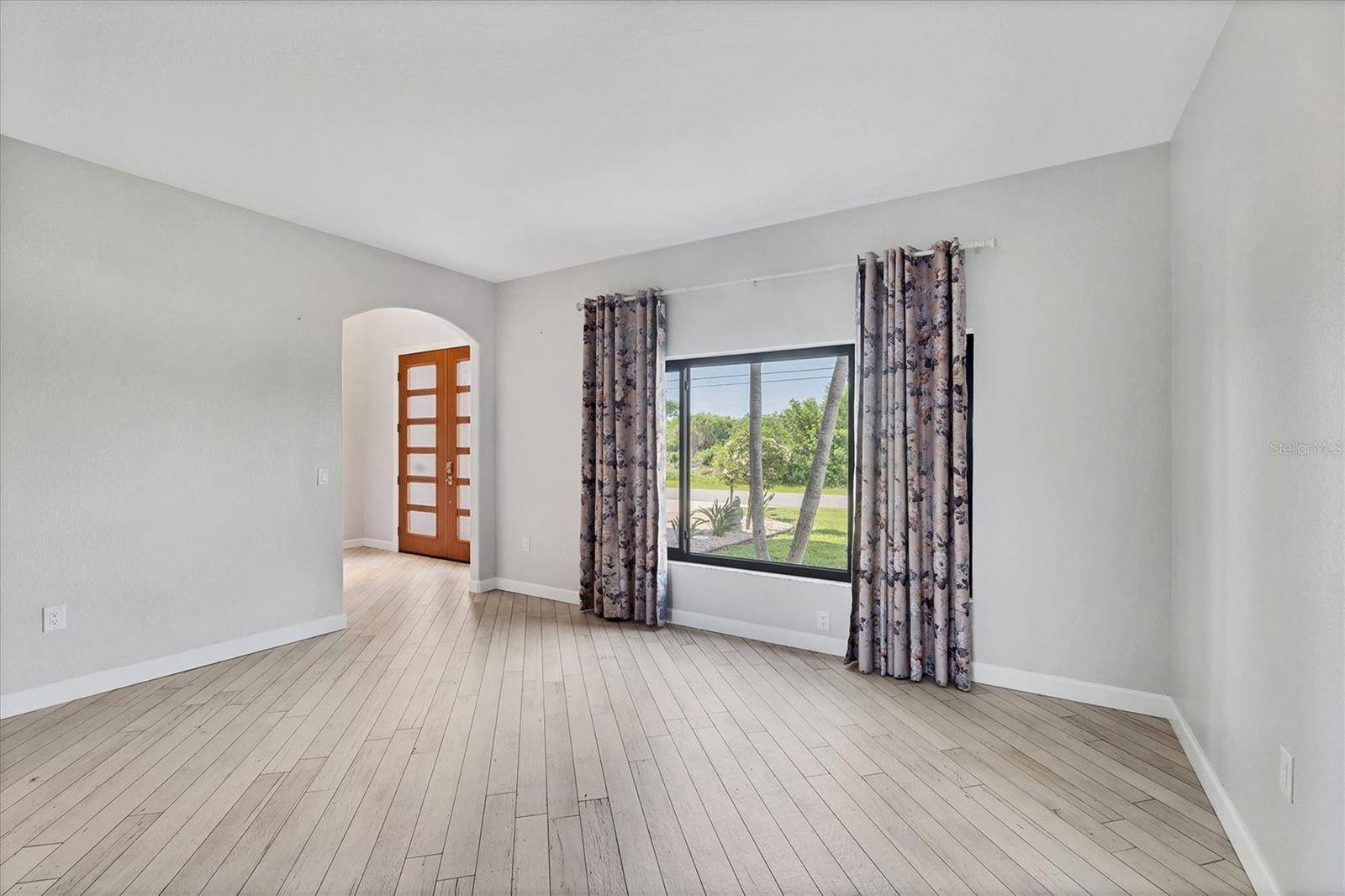 Port Charlotte, FL 33981,15530 AQUA CIR