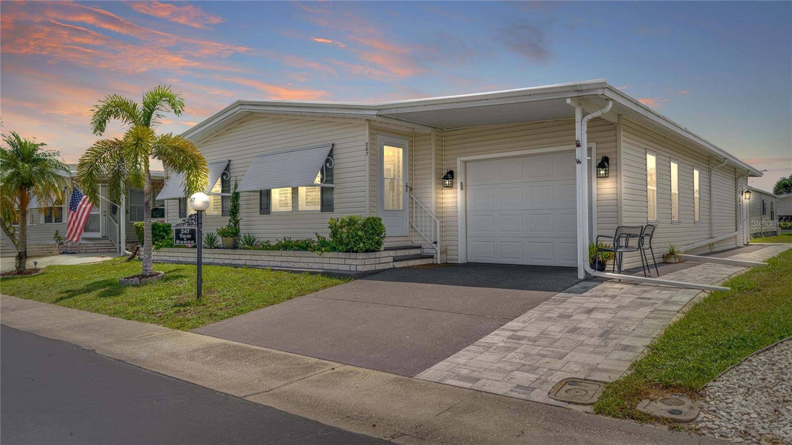 North Fort Myers, FL 33903,247 LAKESIDE DR