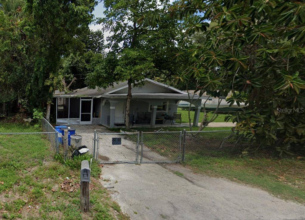 North Fort Myers, FL 33903,330 REDLIN ST