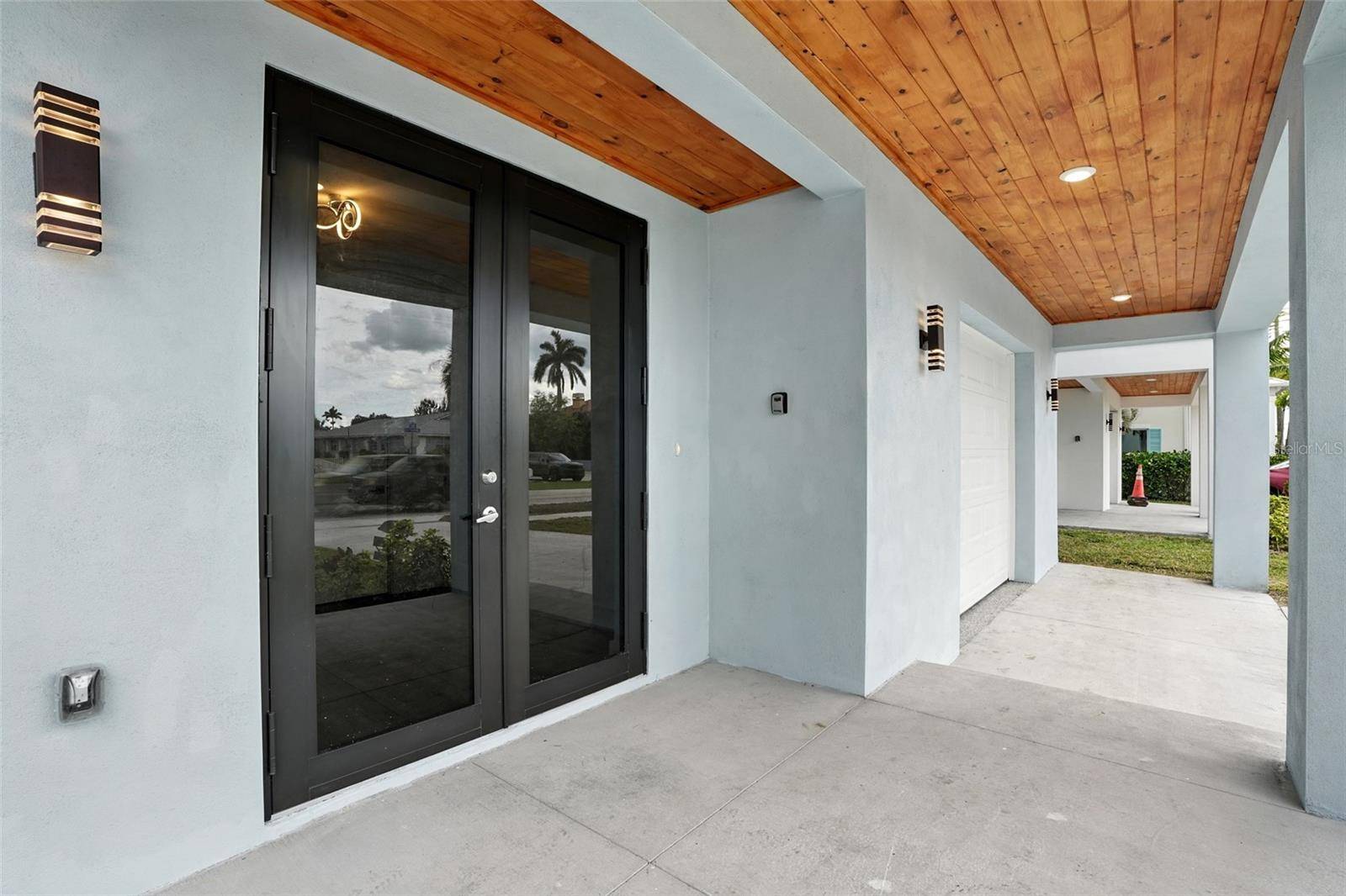 Punta Gorda, FL 33950,207 SHREVE ST