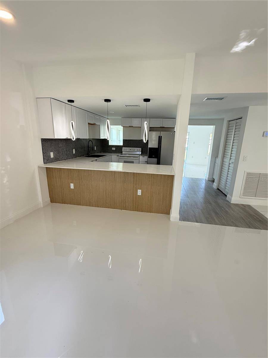 Port Charlotte, FL 33952,203 WATERWAY CIR NE