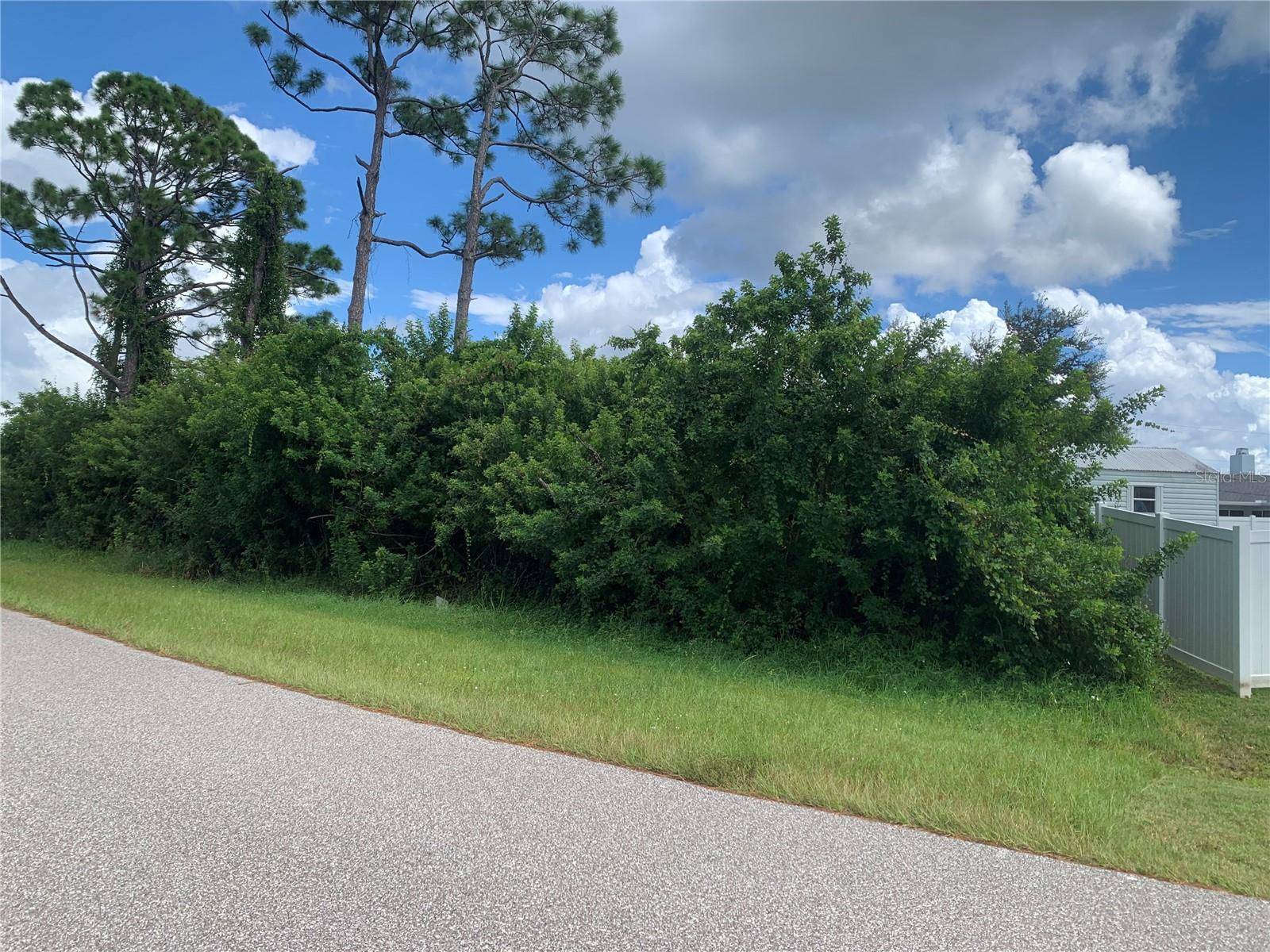 Port Charlotte, FL 33981,5594 NORLANDER DR