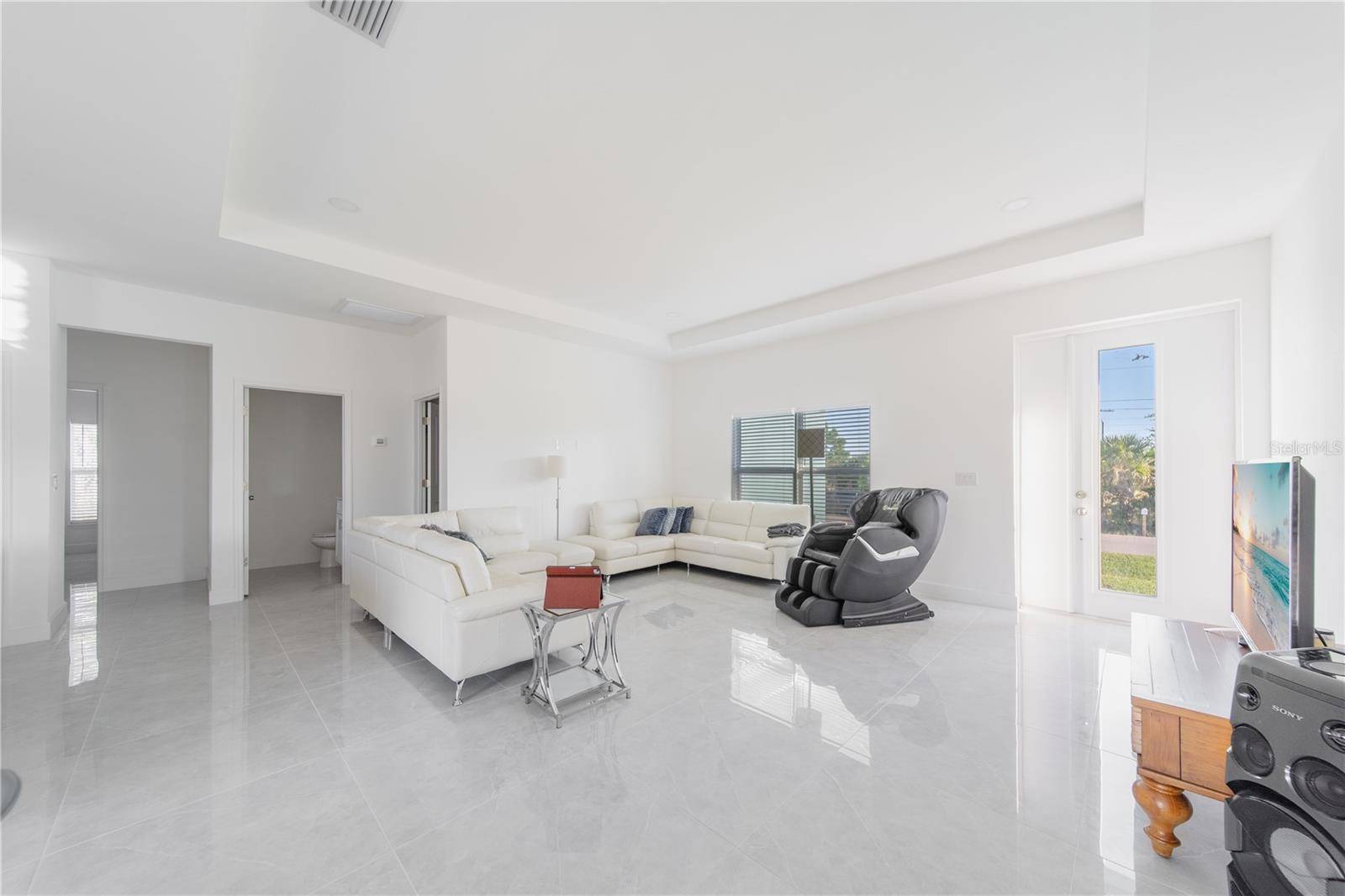 Port Charlotte, FL 33981,15473 LAKELAND CIR
