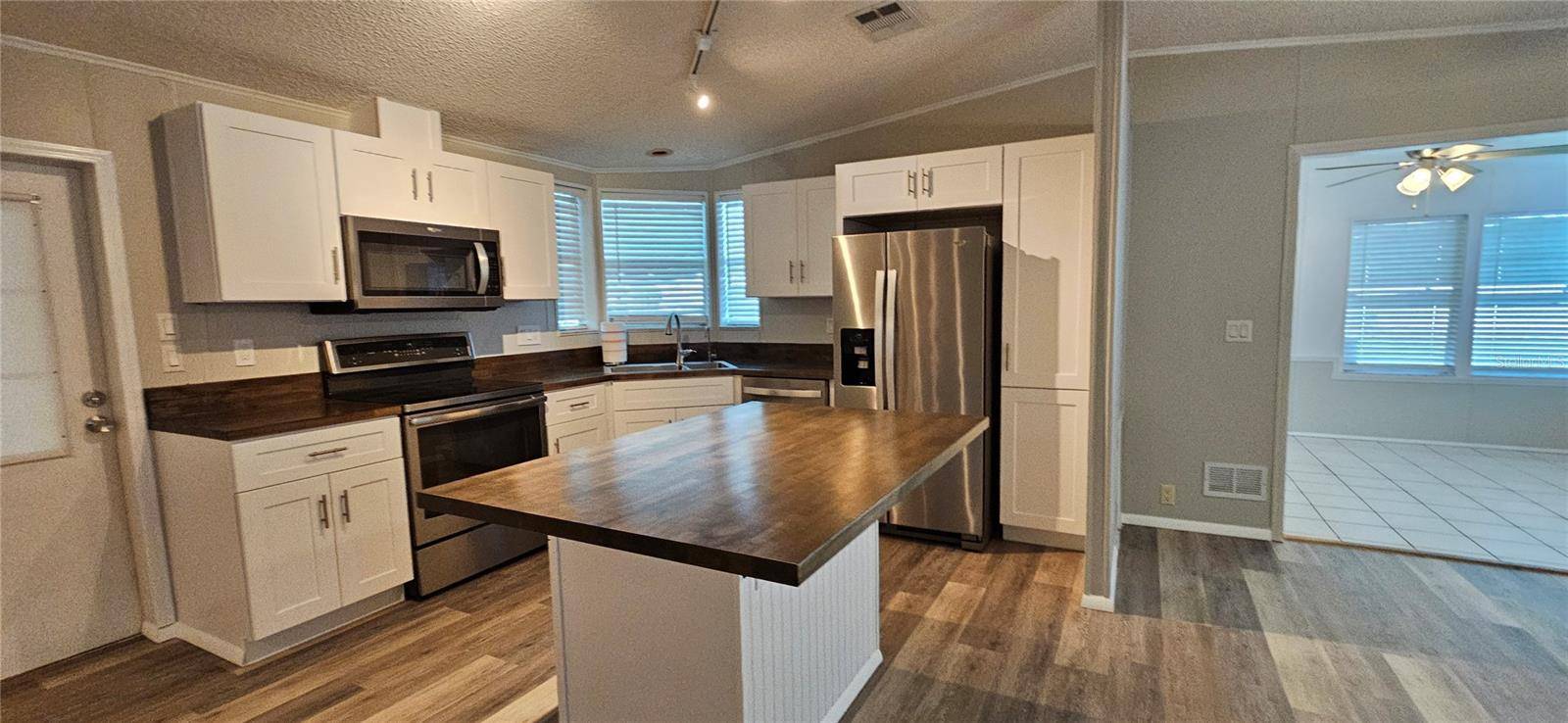 North Fort Myers, FL 33917,8410 WAGON WHEEL CIR