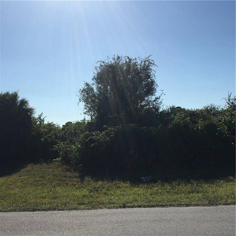 Rotonda West, FL 33947,435 ALBATROSS RD