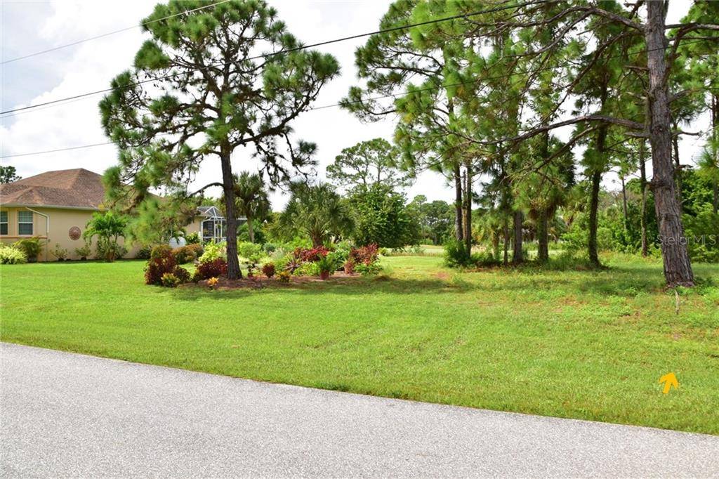 Rotonda West, FL 33947,10 PINE VALLEY PL