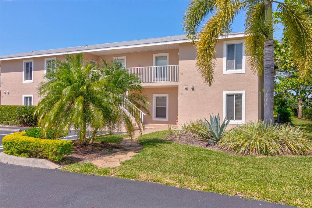 Rotonda West, FL 33947,9500 FIDDLERS GREEN CIR #101