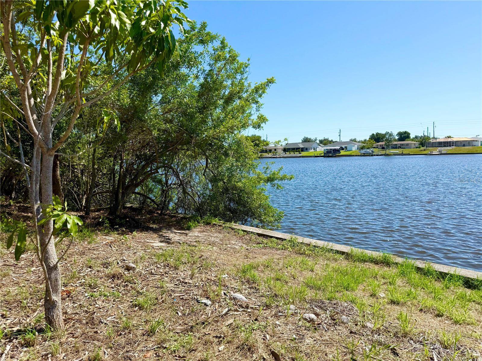Port Charlotte, FL 33952,834 ELLICOTT CIR NW
