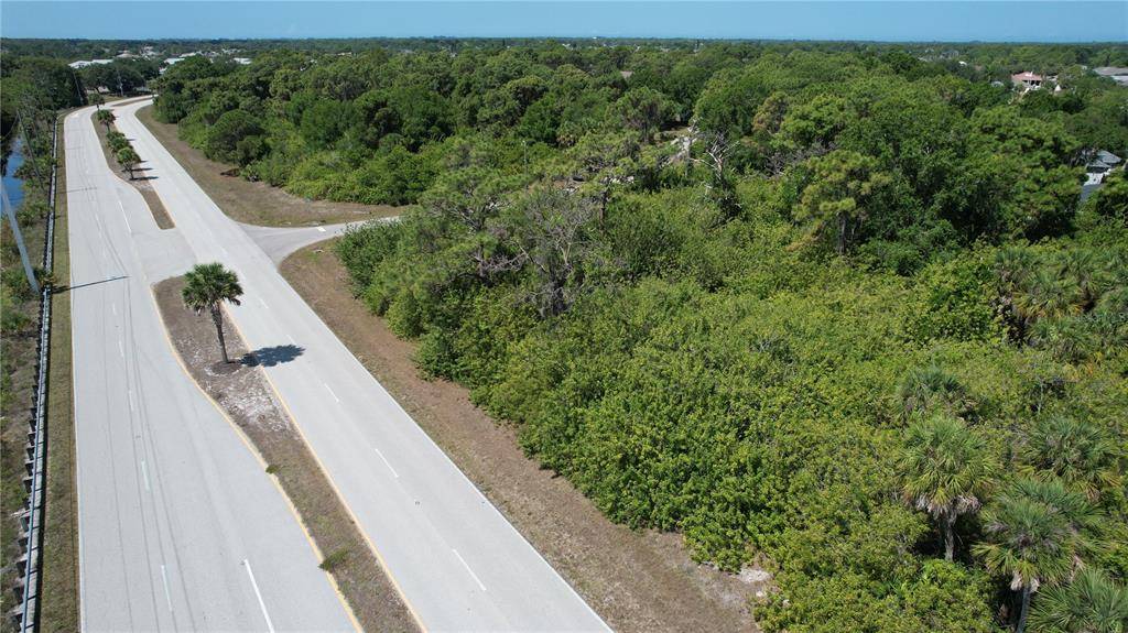 Rotonda West, FL 33947,142 LOMAS RD