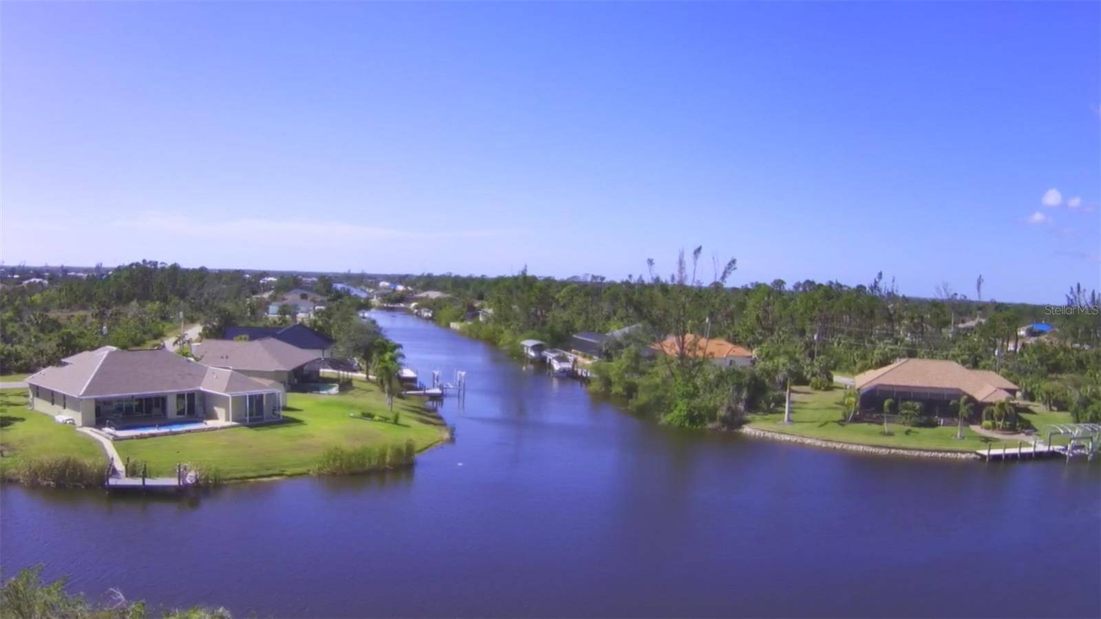Port Charlotte, FL 33981,15650 APPLEWHITE CIR