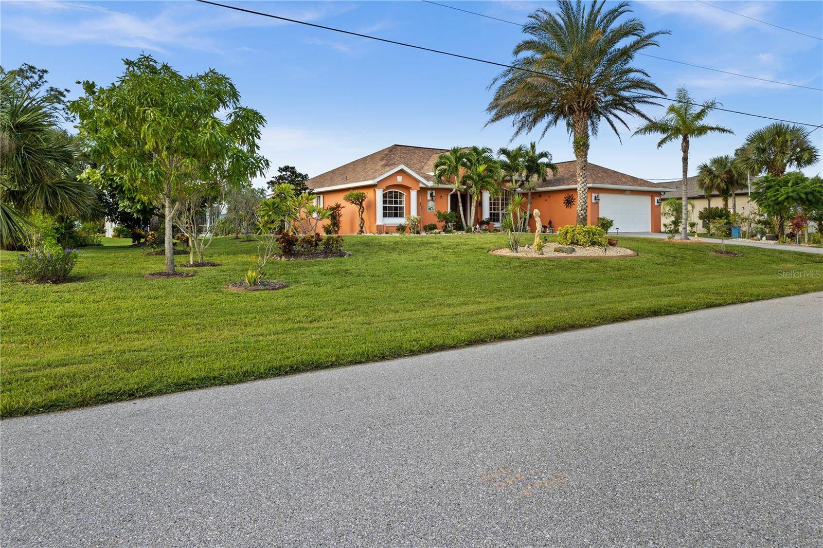 Rotonda West, FL 33947,231 LONG MEADOW LN