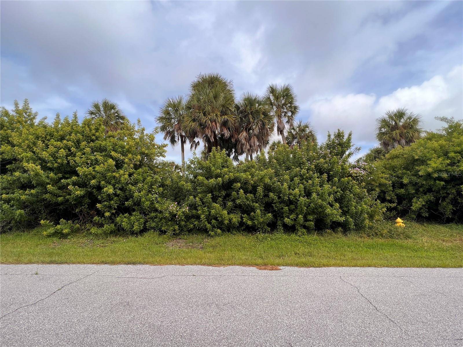 Rotonda West, FL 33947,102 HUNTER RD