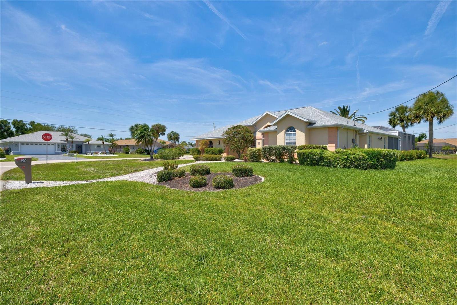 Rotonda West, FL 33947,55 SPORTSMAN CT